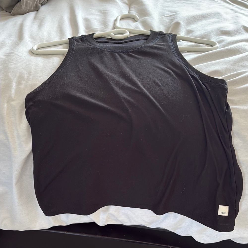 Vuori Black Boxy crop Sleeveless Tank Top- halo material